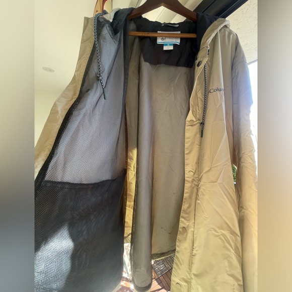Columbia men’s rain jacket - Picture 4 of 6